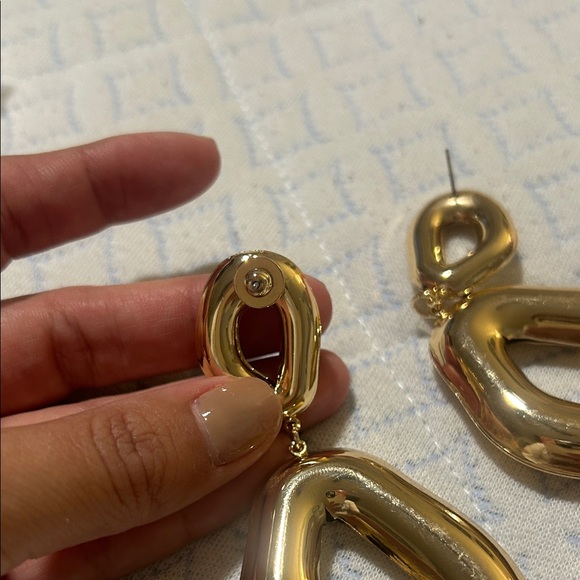 Elegant Gold Drop Earrings - Picture 4 of 5